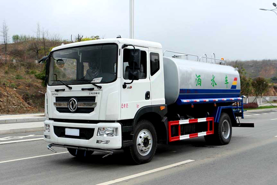 怎樣排除灑水車柴油機(jī)過早、過遲的噴油現(xiàn)象？